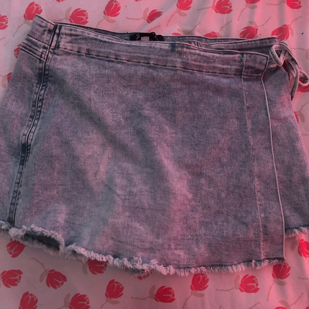 Cute mini Denim skirt size medium